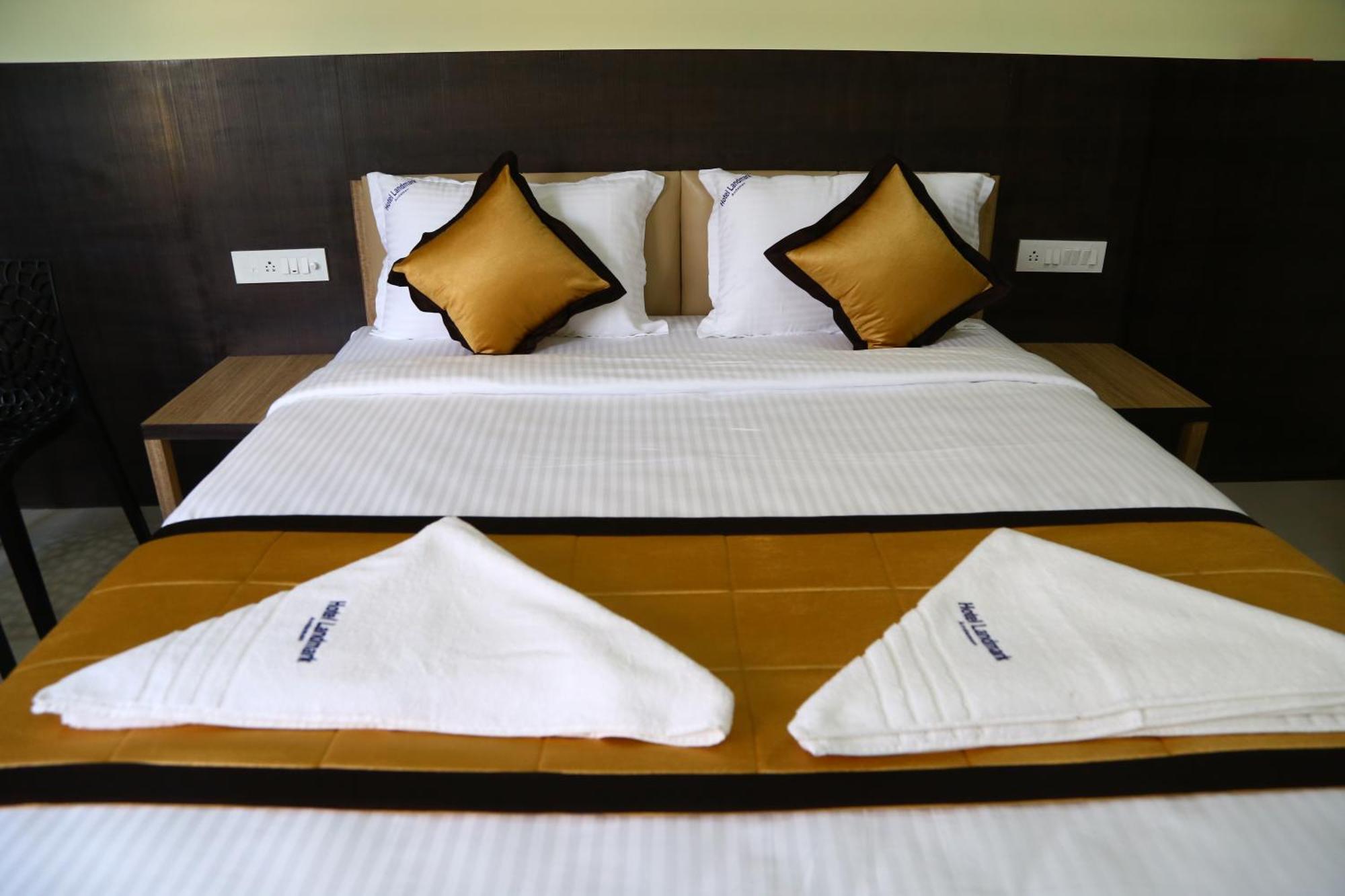 Hotel Landmark Port Blair Ngoại thất bức ảnh